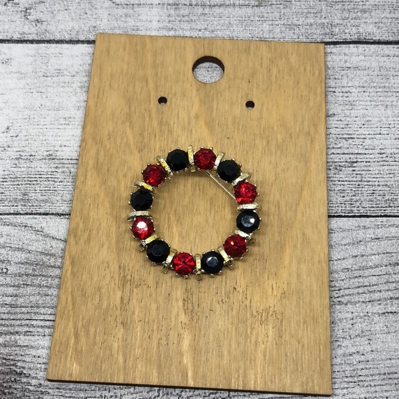 Vintage Austrian crystal elegant statement bejeweled brooch. - Picture 1 of 5